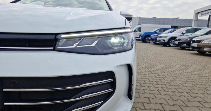 Volkswagen Passat cena 207000 przebieg: 8, rok produkcji 2024 z Piotrków Trybunalski małe 742